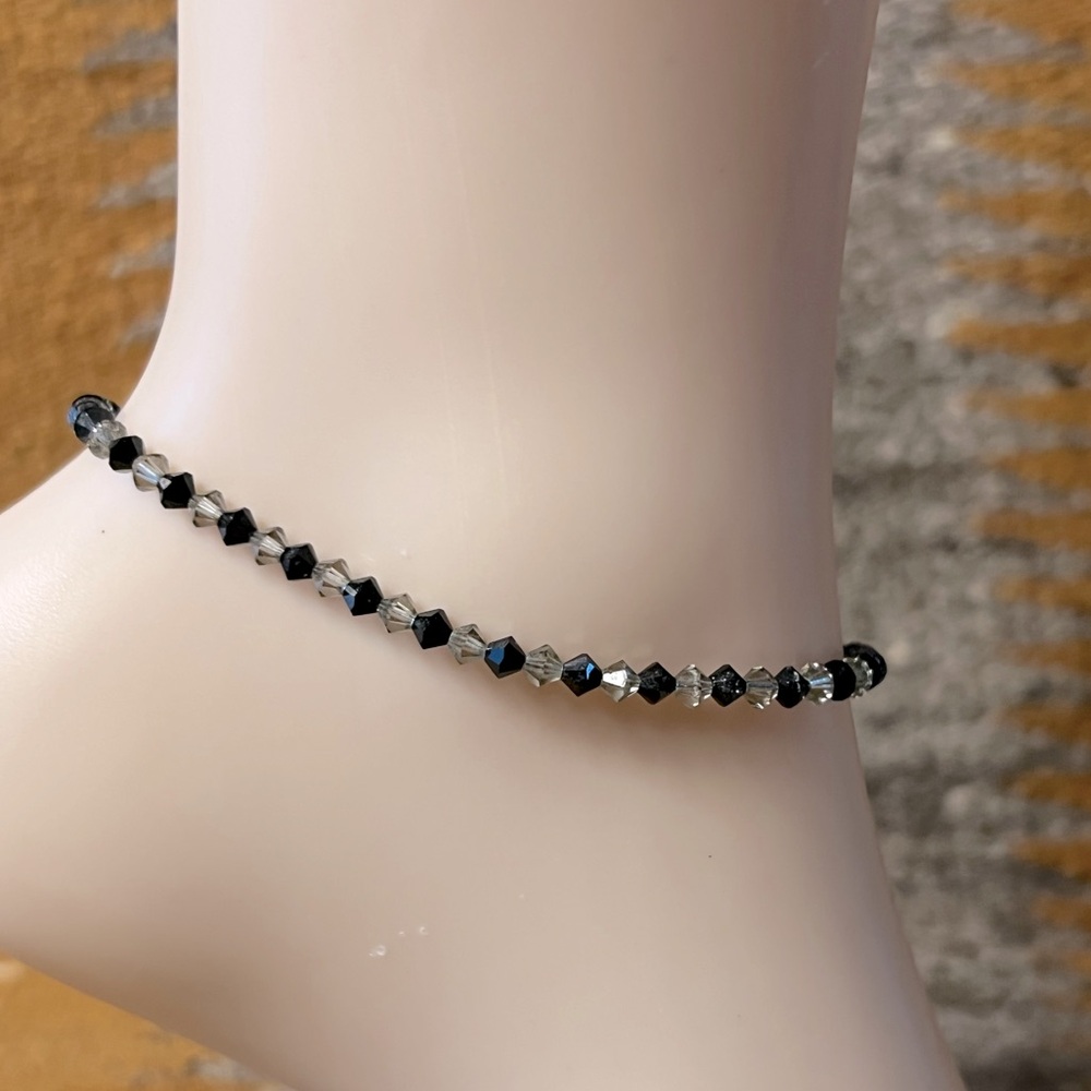 9 1/2” Vintage Black & Clear Crystal Bead Anklet